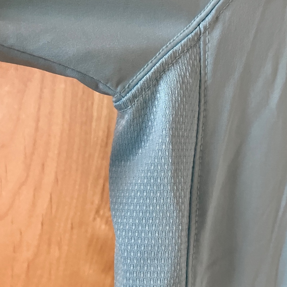 Huk Men's Sky Blue Long Sleeve - Picture 6 of 6